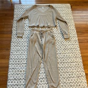 Alo Yoga Muse Sweat Set